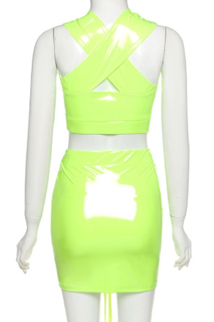 halter hollow vest pleated hip skirt