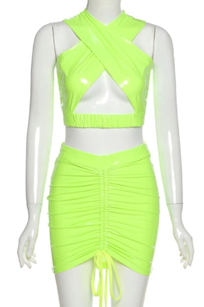 halter hollow vest pleated hip skirt